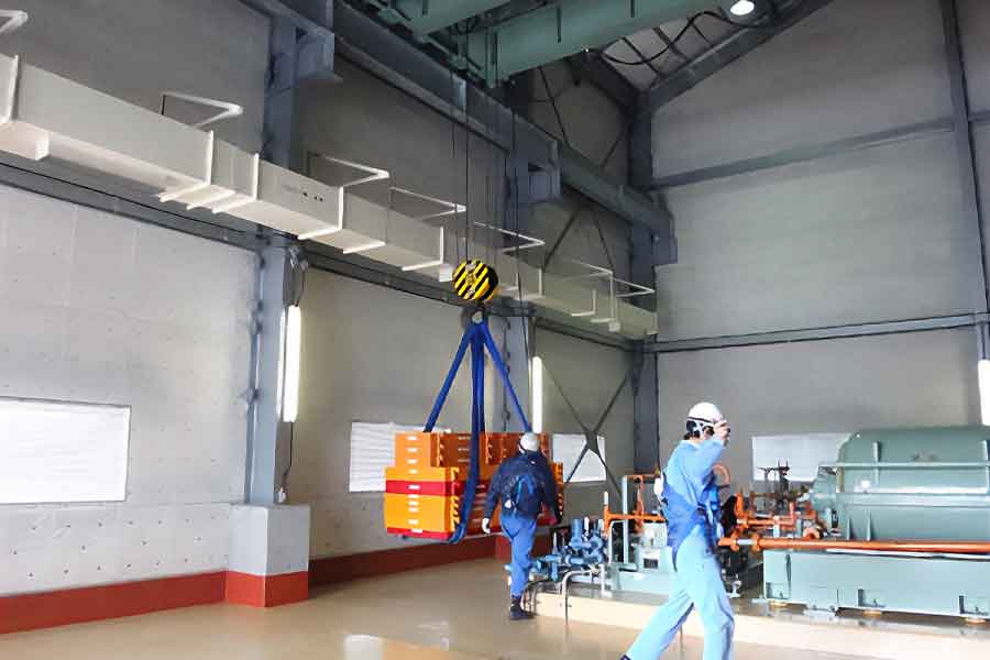 クレーン大型荷重試験風景